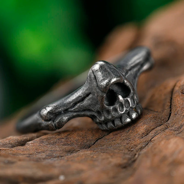 Low Riders MC Skull Grip Ring – Gothic 316L Steel Skeleton Band for Bikers & Rebels